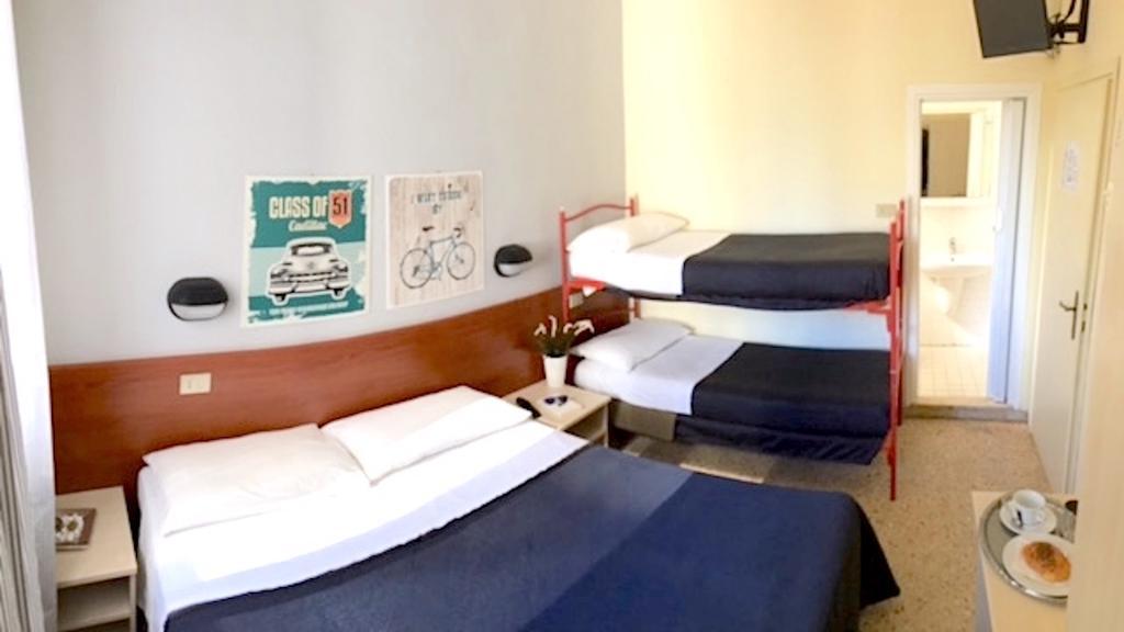 ריצ'יונה Hotel Byron Solo Per Giovani מראה חיצוני תמונה