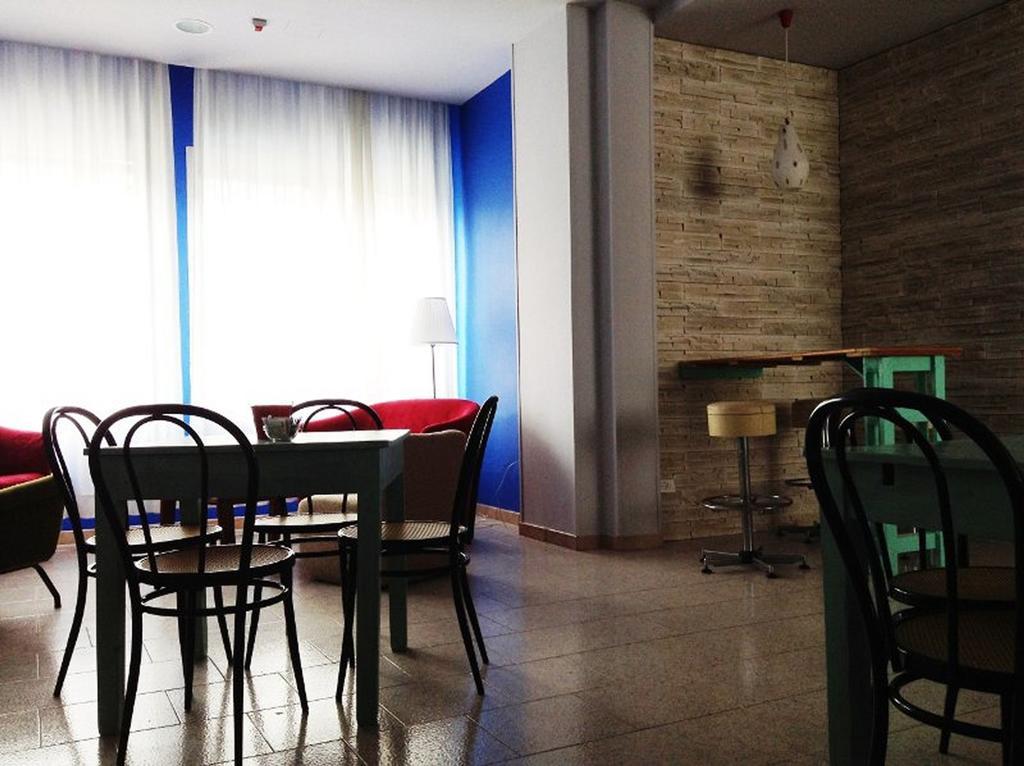 ריצ'יונה Hotel Byron Solo Per Giovani מראה חיצוני תמונה