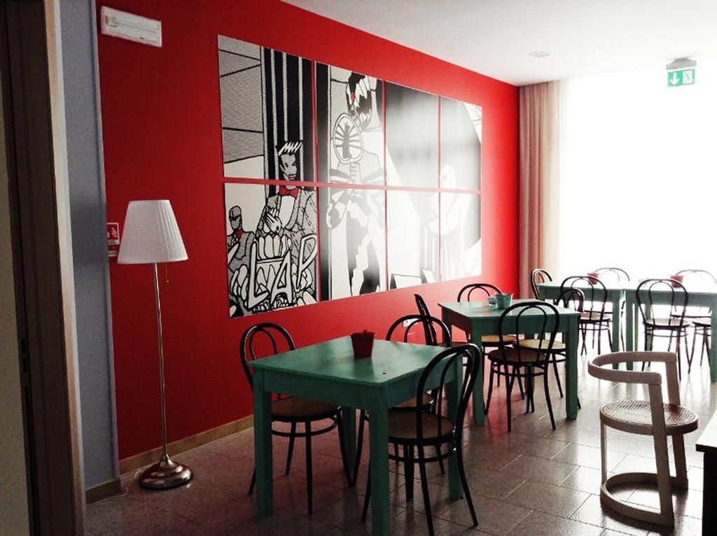 ריצ'יונה Hotel Byron Solo Per Giovani מראה חיצוני תמונה