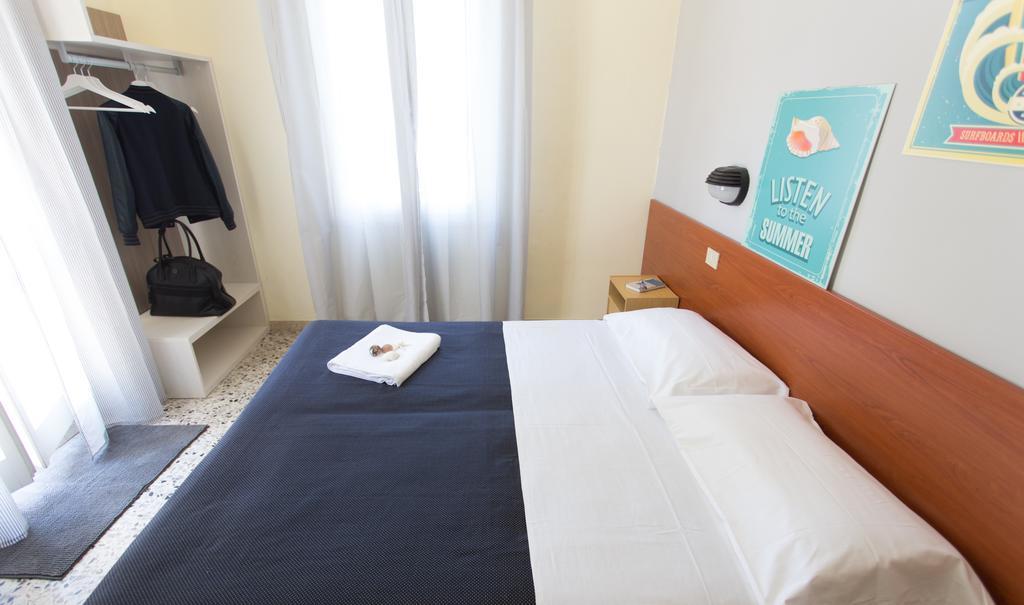 ריצ'יונה Hotel Byron Solo Per Giovani חדר תמונה