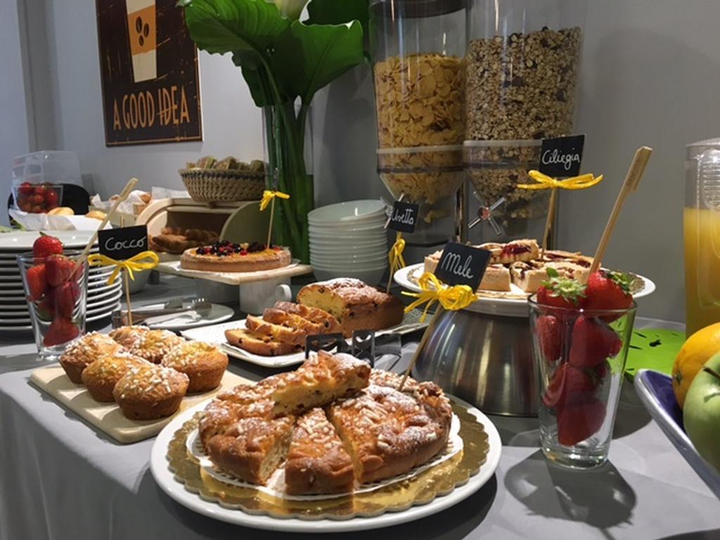 ריצ'יונה Hotel Byron Solo Per Giovani מראה חיצוני תמונה